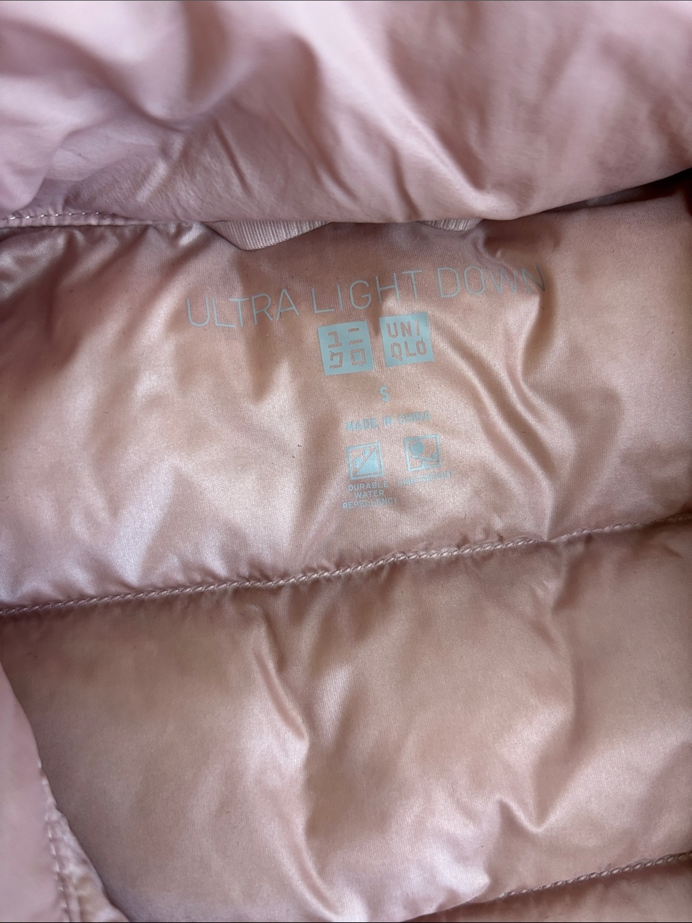 Uniqlo Light Pink Women's Packable Puffer Jacket - Picture 3 of 8